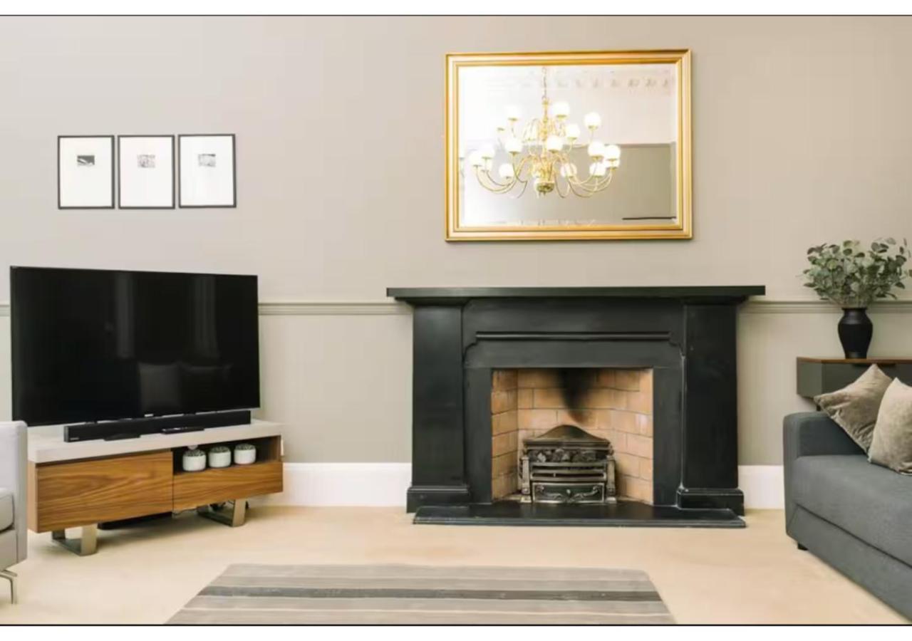 Joivy Palmerston Place Residence - Luxury City Centre Apt With Private Parking 爱丁堡 外观 照片