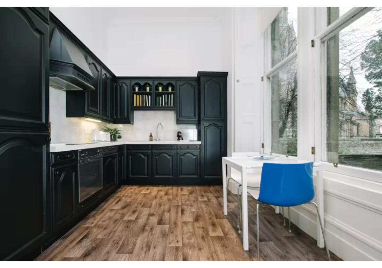 Joivy Palmerston Place Residence - Luxury City Centre Apt With Private Parking 爱丁堡 外观 照片