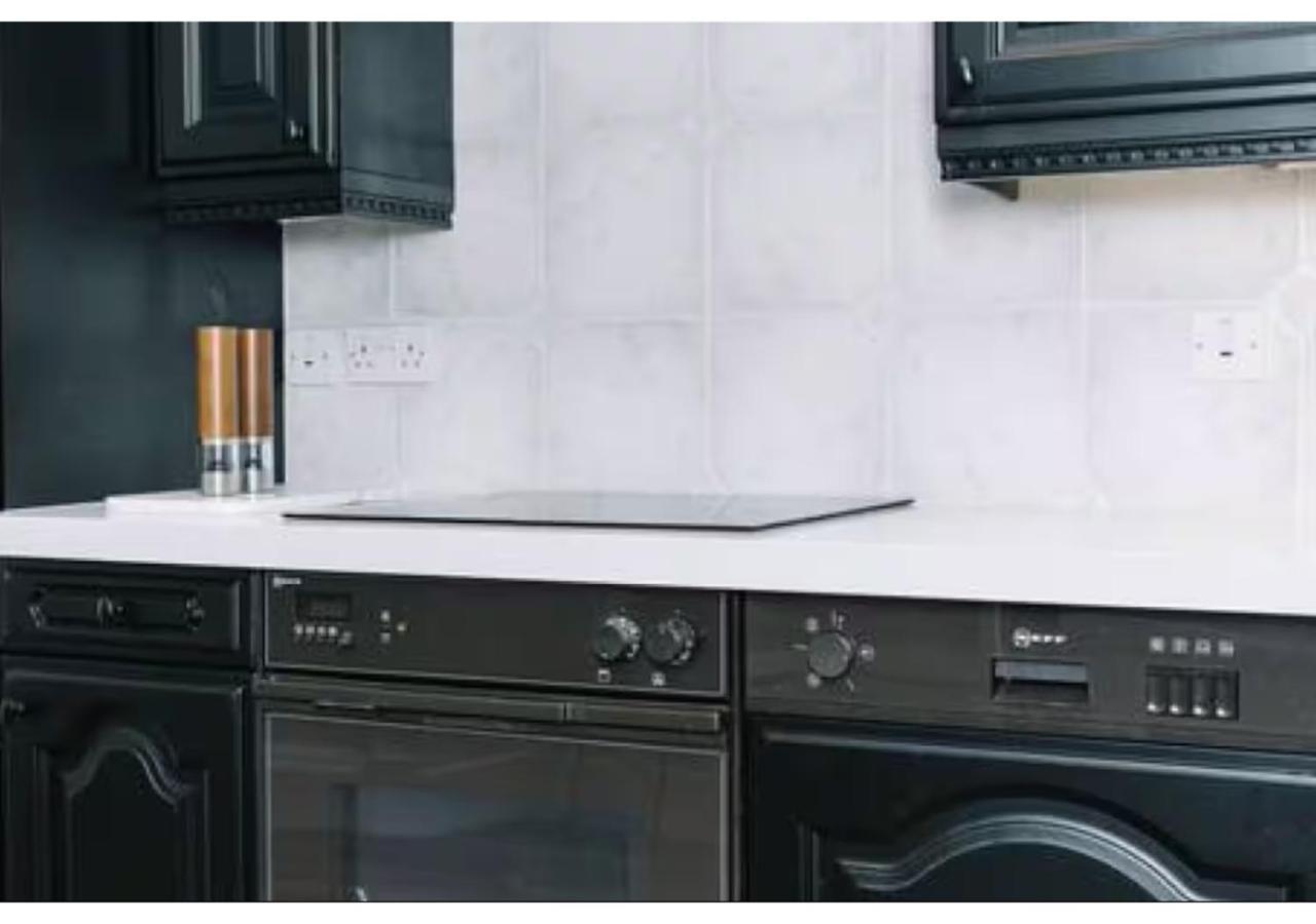 Joivy Palmerston Place Residence - Luxury City Centre Apt With Private Parking 爱丁堡 外观 照片